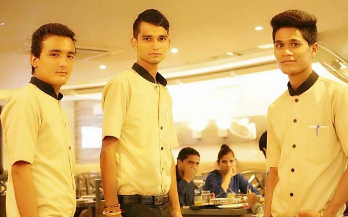 Kanishk Hotel