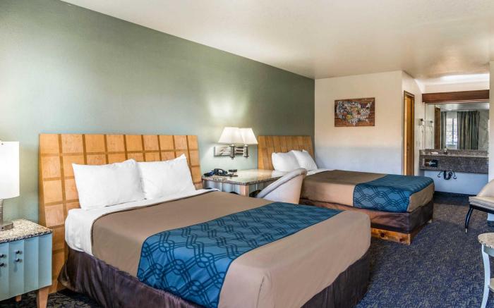 Econo Lodge Portland Airport