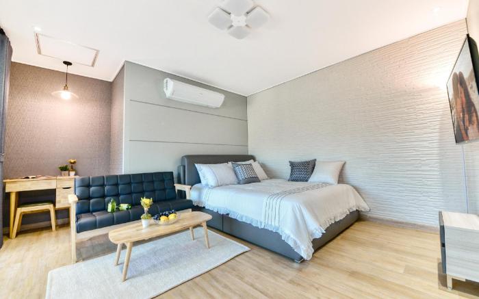 Sokcho Lasso Pool Villa Pension