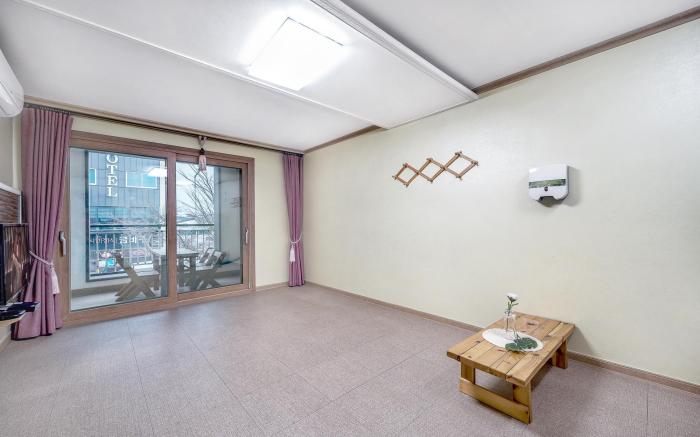 Yeosu Junghyun Pension