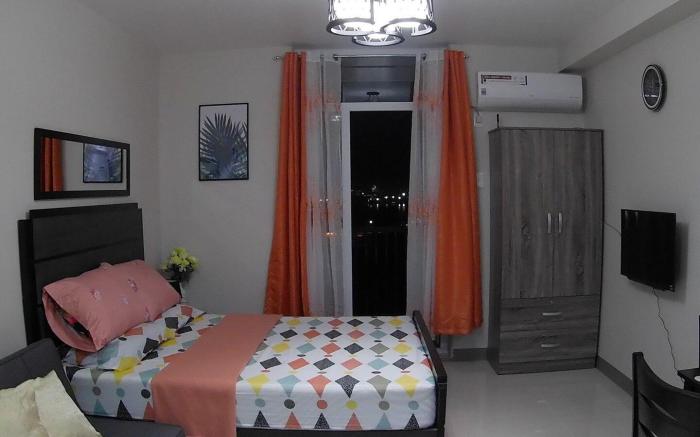 CebuNightSkyCondoTel w/Balcony Near Mactan Airport