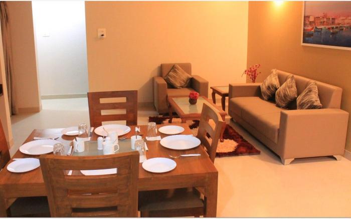 Sanitized Spacious room with Queen bed, AC, Pune