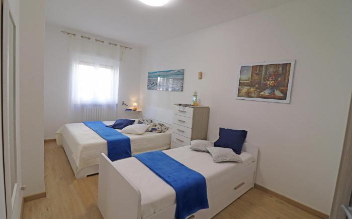 Holiday Apartment With Wi-fi, Air Conditioning And Balcony Pets Allowed