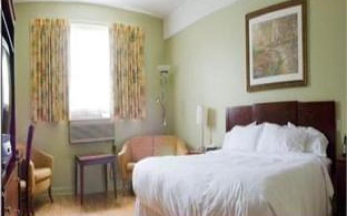 Hotel & Suites Le Dauphin Drummondville