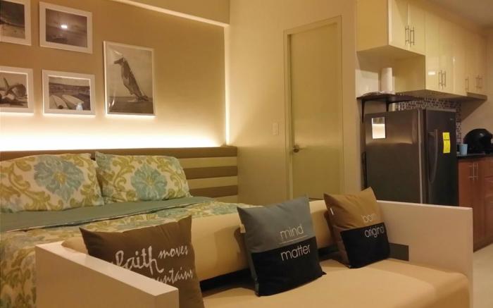 One Palm Tree Condo at Manila Airport T3 by Beth