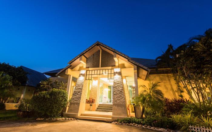 Baan Talay See Cream Resort