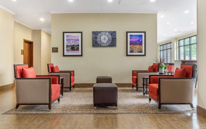 Comfort Inn & Suites Lakewood by JBLM