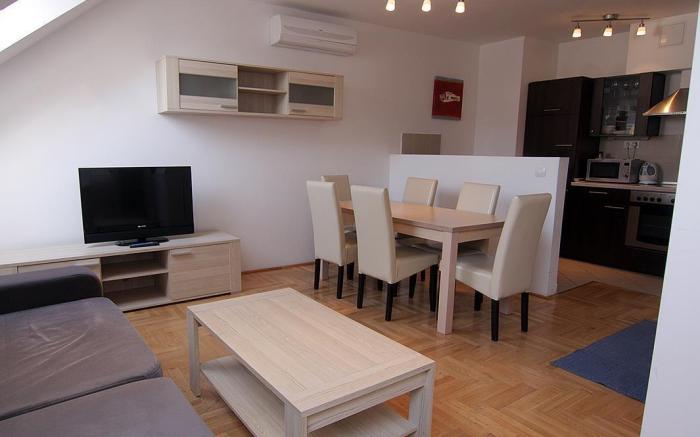 Hotel Gozsdu Court