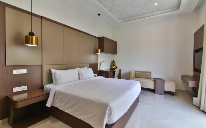 Accord Chrome Airport Hotel