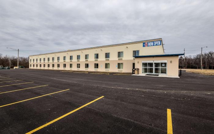 Motel 6 Peoria, IL