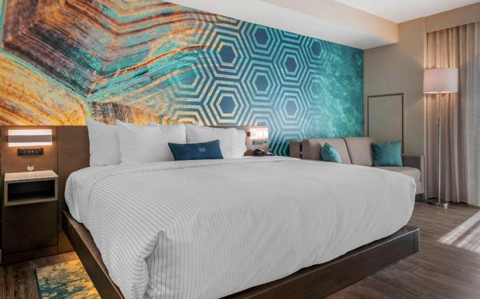 Cambria Hotel St. Petersburg-Madeira Beach Marina