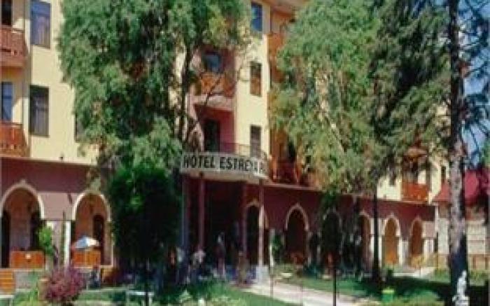 The Palace Hotel, Sunny Day