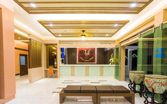 Swan Lake Hotel Sattahip