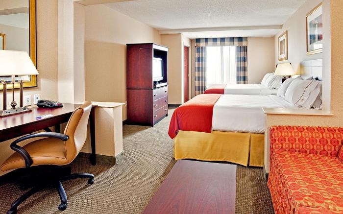 Holiday Inn Express & Suites Bradley Airport By IHG