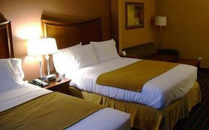 Holiday Inn Express Hotel & Suites Suffolk By IHG