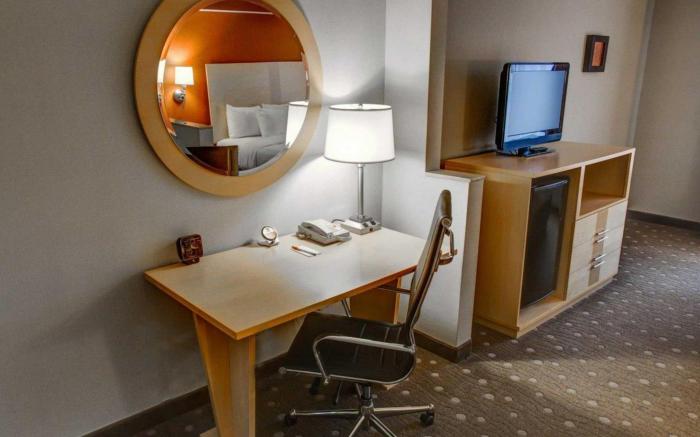 Comfort Suites Pittsburgh Airport