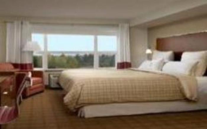 Four Points by Sheraton Victoria Gateway