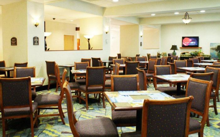 Holiday Inn Express & Suites Toluca Zona Aeropuerto By IHG