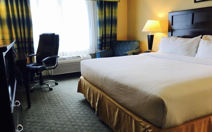 Holiday Inn Express Fort Bragg By IHG