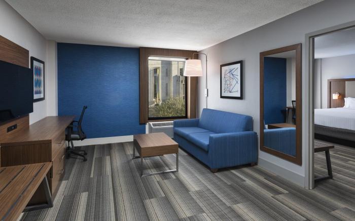 Holiday Inn Express Nashville-Downtown By IHG