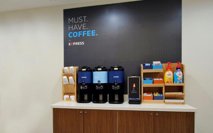 Holiday Inn Express Hotel & Suites Fort Myers West - The Forum By IHG