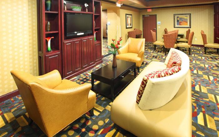 Holiday Inn Express Hotel & Suites Van Buren-Fort Smith Area By IHG