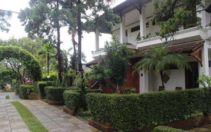 TAMAN SARI HOTEL DAN RESORT