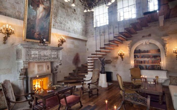 Sacred House Hotel