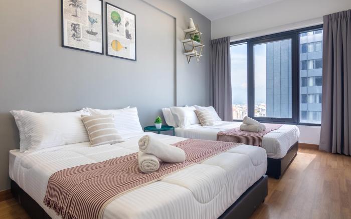 The Gallery by ALV, 2BR Sunny Designer