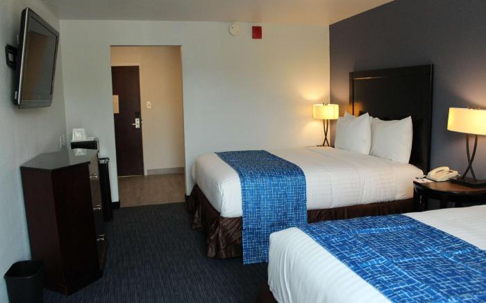 Travelodge by Wyndham Water’s Edge Hotel  Racine