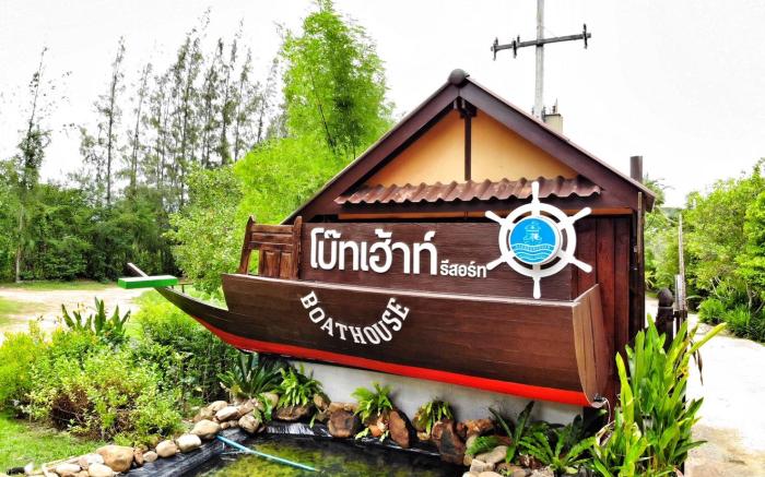 Kaengkrachan Boathouse Paradise Resort
