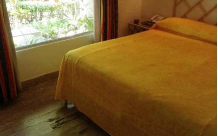 Sands Acapulco Hotel & Bungalows