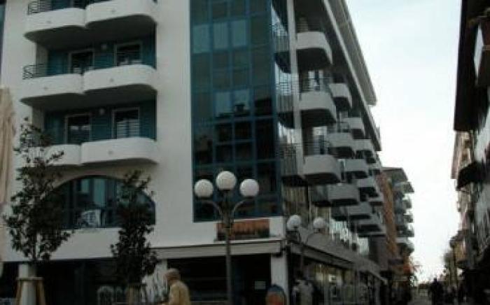 Lacroma Aparthotel