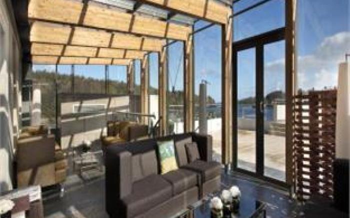 Ice House Hotel