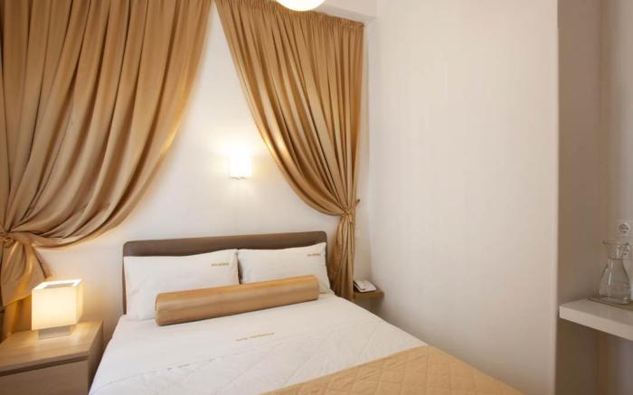 Metropolis Hotel