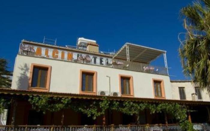 Yalcin Hotel