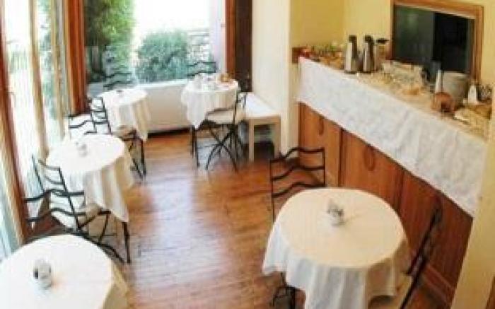 Hotel Arco Di Travertino