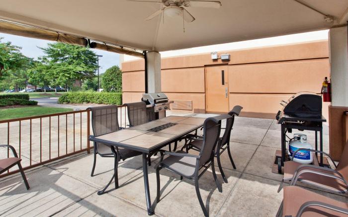 Sonesta Simply Suites Orange County Airport