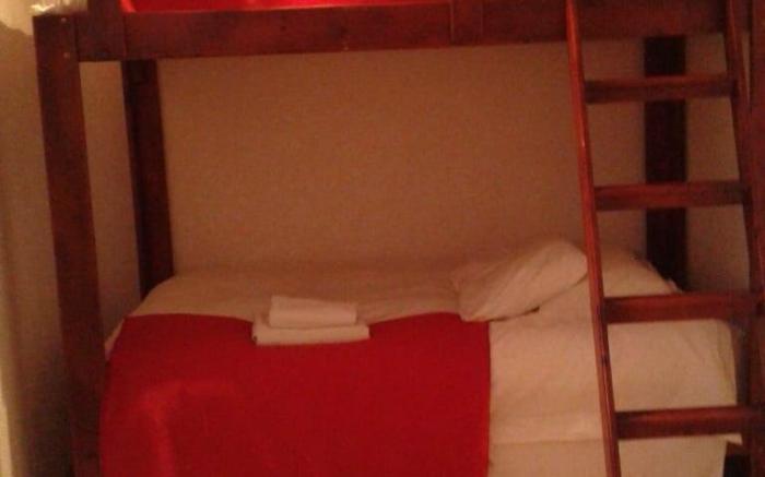 D & H Guesthouse Apt 8 Deluxe Family Unit