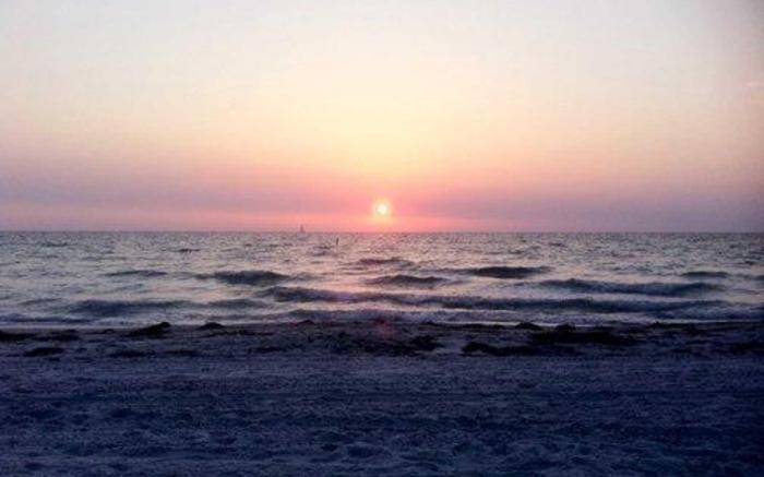 Clarion Inn & Suites Central Clearwater Beach