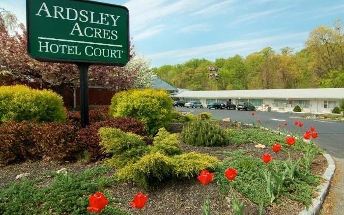 Ardsley Acres Hotel Court