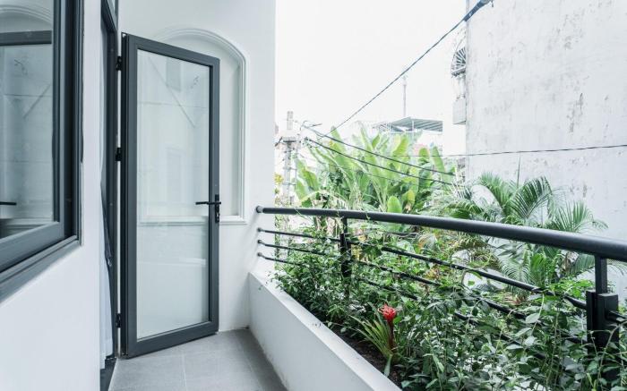 D's Alley Eco Homestay Balcony Room 7