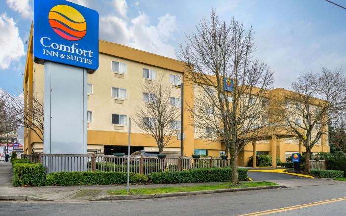Comfort Inn & Suites Seattle North