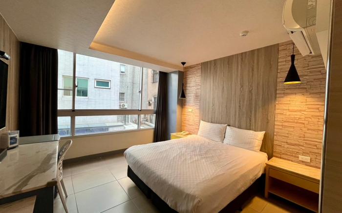 P&E HOTEL