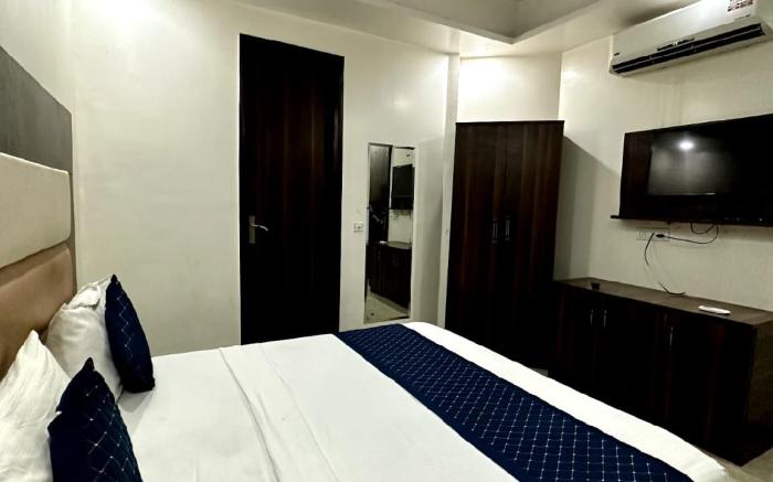 Stay at Mayank and Get Free Airport Drop