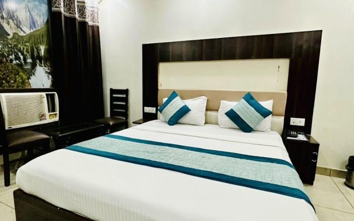 Stay at Mayank and Get Free Airport Drop