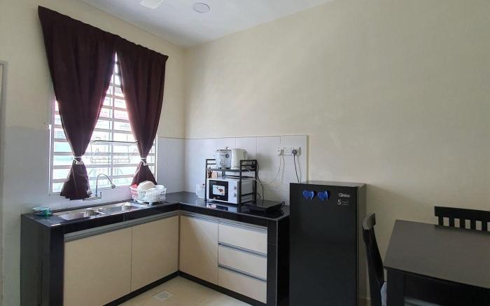 HOMESTAY ANGAH, KUANTAN