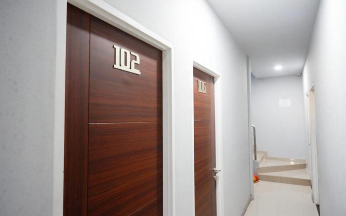 RedDoorz Plus @Hawai Inn Near Mall of Panakukang