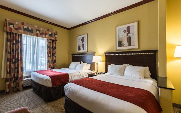 Comfort Suites