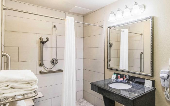 Econo Lodge Inn & Suites Corpus Christi
